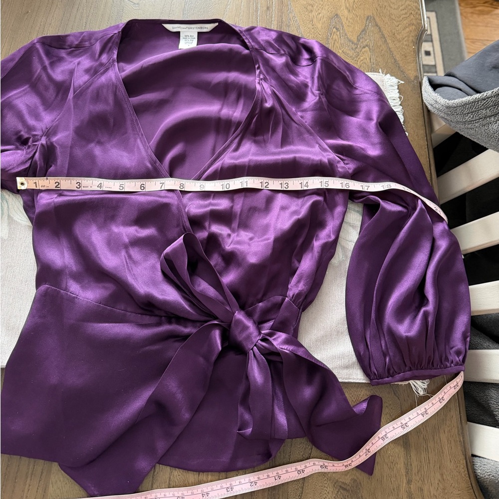 Diane Von Furstenberg 100% silk Purple Wrap Blouse 4 - Picture 13 of 16